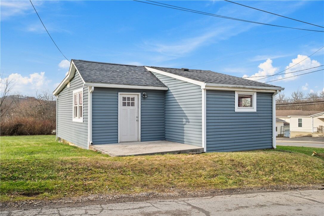 Property Photo:  28 McKinistry Hill Rd  PA 15613 