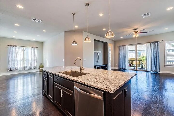 Property Photo:  11016 Cut Plains Loop  TX 78726 