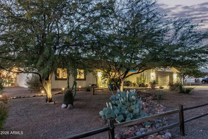 Property Photo:  164 S Sixshooter Road  AZ 85119 