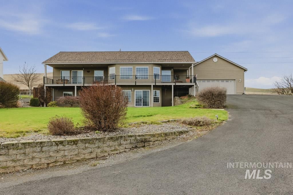 Property Photo: 3824 Pleasant View Drive WA 99403