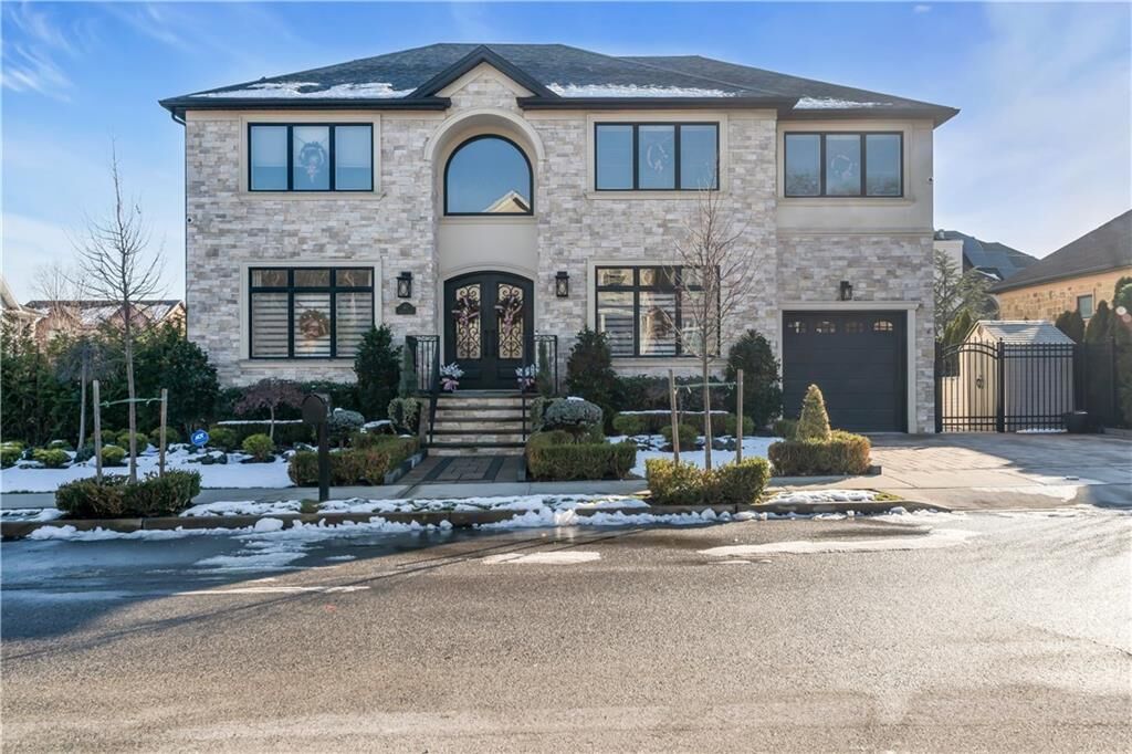 Property Photo:  40 Dintree Lane  NY 10307 