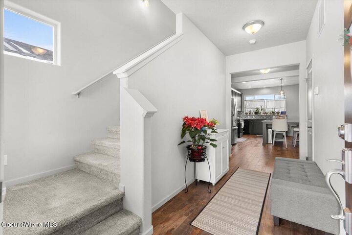 Property Photo:  908 E Allenby Ct  ID 83854 