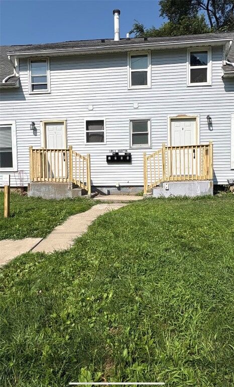 Property Photo:  1011 Hudson  IA 52246 