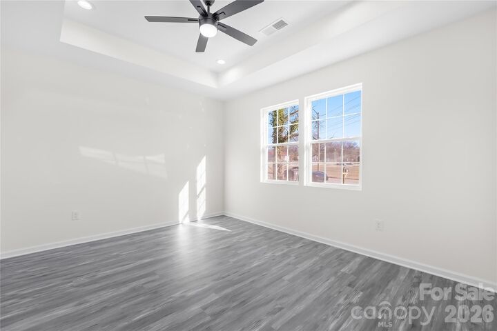 Property Photo: 914 Wilmington Avenue NC 28677