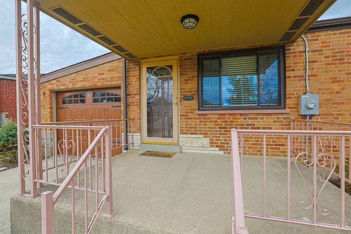 Property Photo:  5725 Lauderdale Drive  OH 45239 