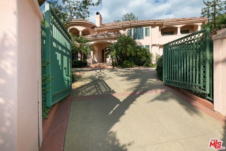 Property Photo: 1450 Cuesta Linda CA 90272