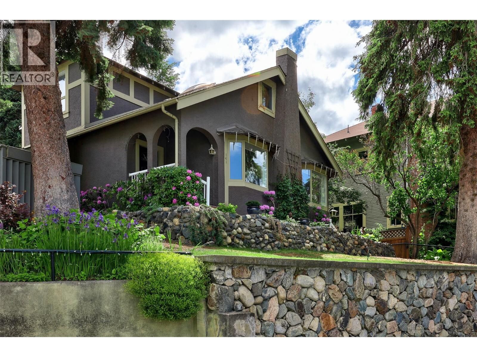 Property Photo:  141 Connaught Road  BC V2C 1G5 