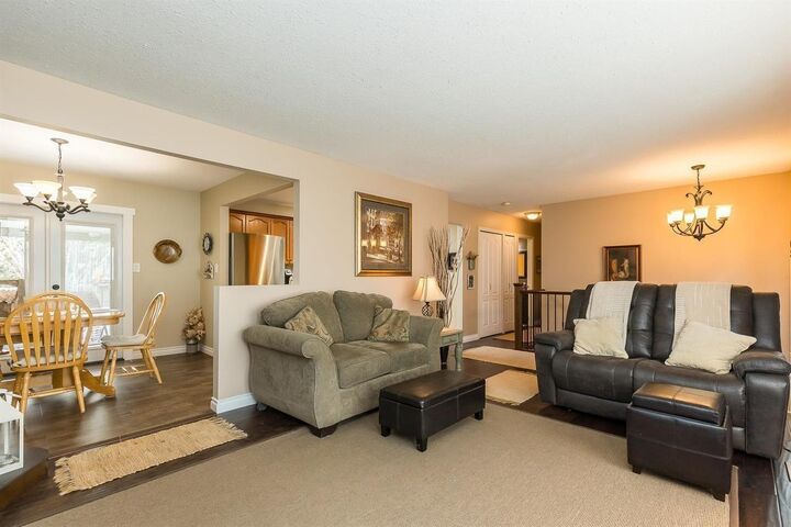 Property Photo:  33265 Hawthorne Avenue  BC V2V 5B6 