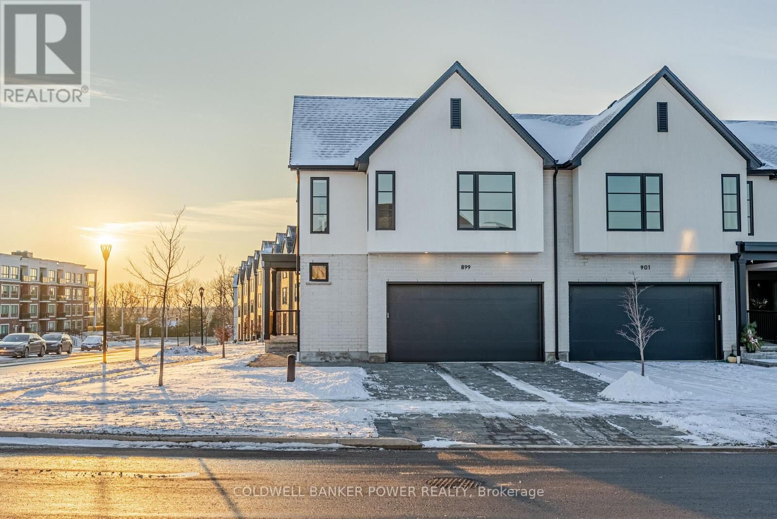 Property Photo:  899 Upperpoint Avenue  ON N6K 0L1 