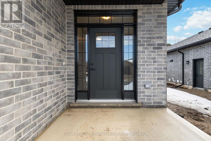 Property Photo: 165 Egan Avenue 6 ON N4X 0C9