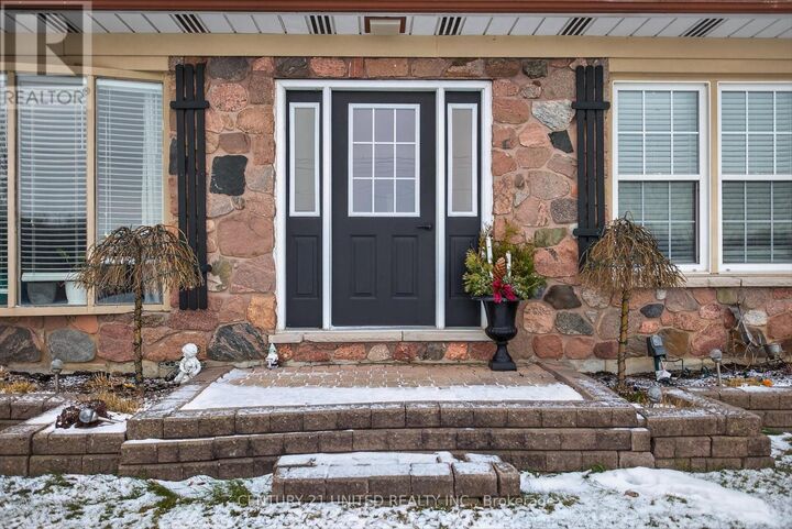 Property Photo:  965 Hiawatha Line  ON K9J 6X8 