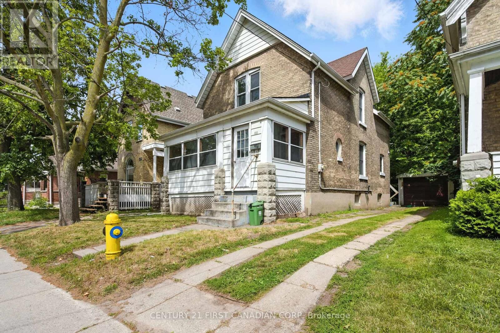 Property Photo:  111 Wharncliffe Road North  ON N6H 2A8 