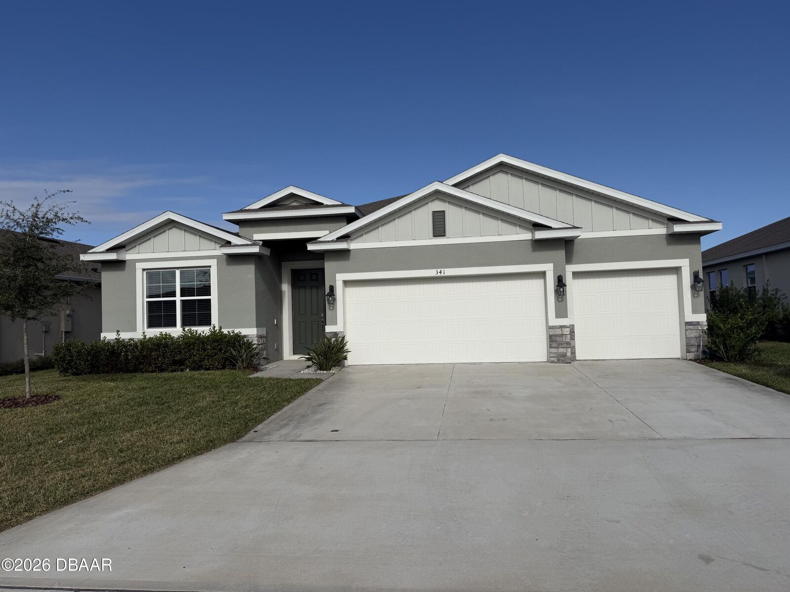 Property Photo:  341 E Merimont Lane  FL 32174 