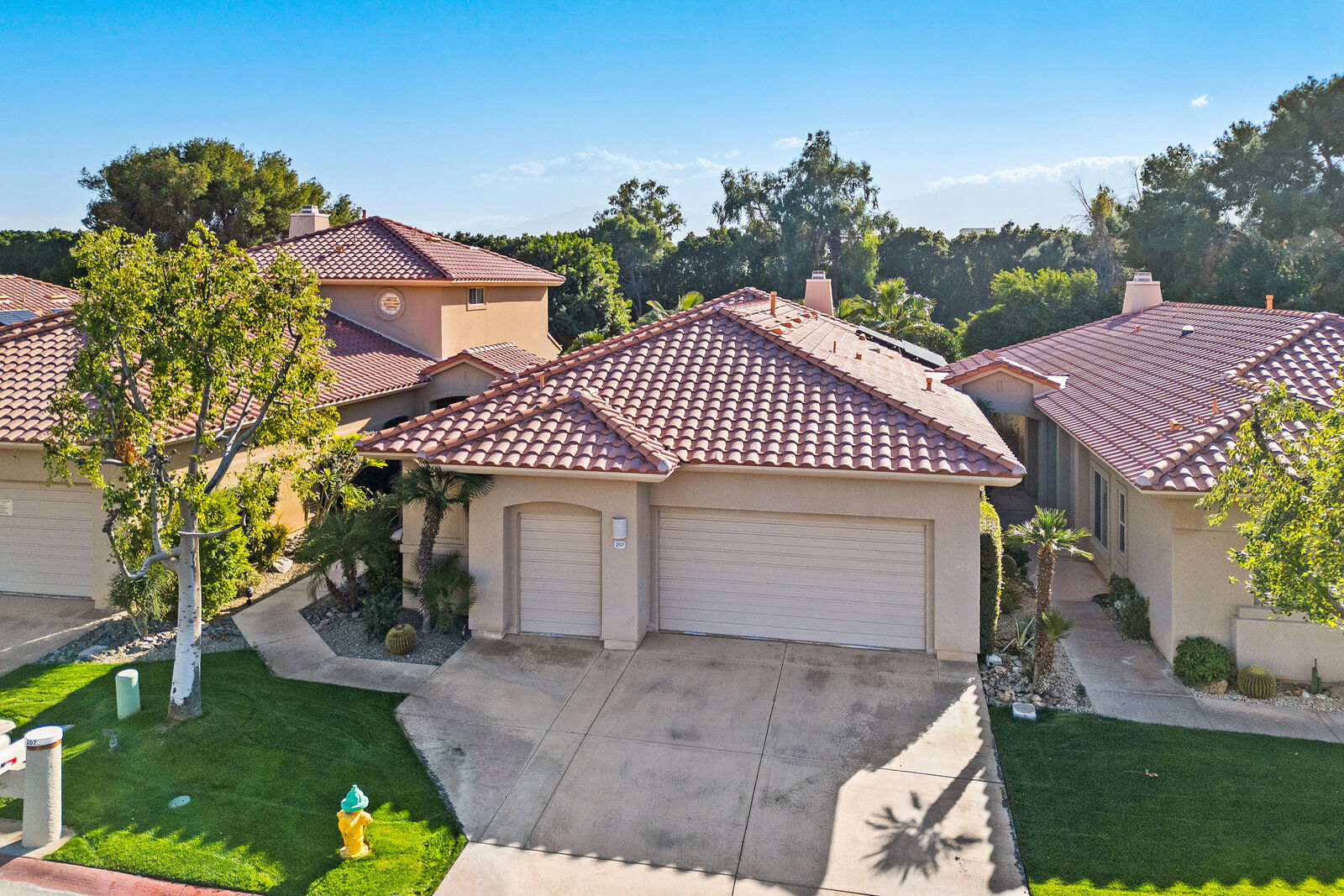 Property Photo:  207 Kavenish Drive  CA 92270 