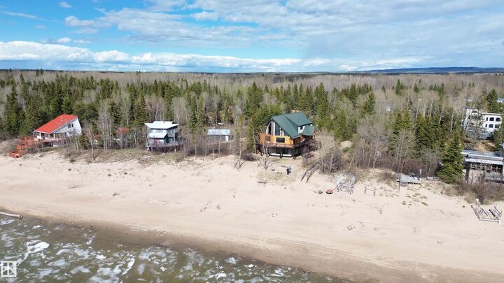 Property Photo: 9 Upper Crescent AB T0G 2A0