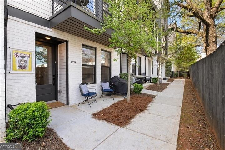 Property Photo:  1712 Edgehill Manor Street NE  GA 30317 