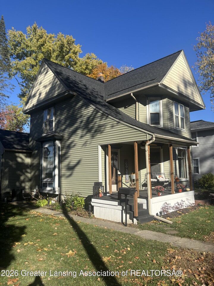 Property Photo:  305 E Middle Street  MI 48895 