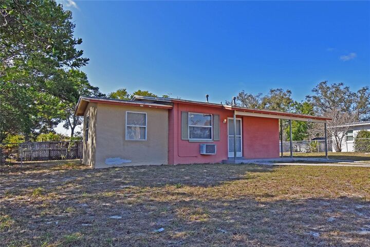 Property Photo:  421 Briarwood Lane  FL 34606 