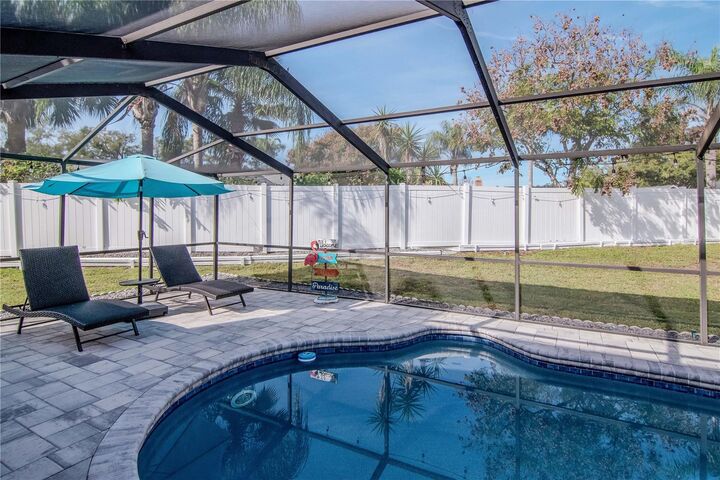 Property Photo:  2604 Goldcrest Place  FL 33596 