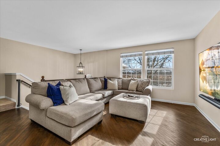 Property Photo: 1011 Reserve Drive IL 60124