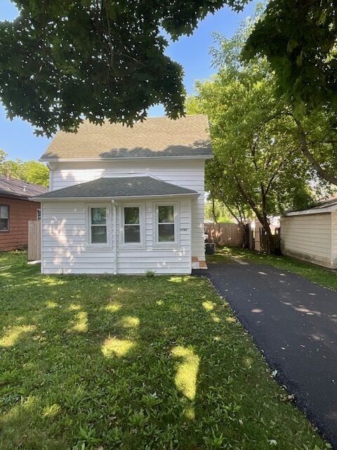 Property Photo:  1703 Hermon Avenue  IL 60099 