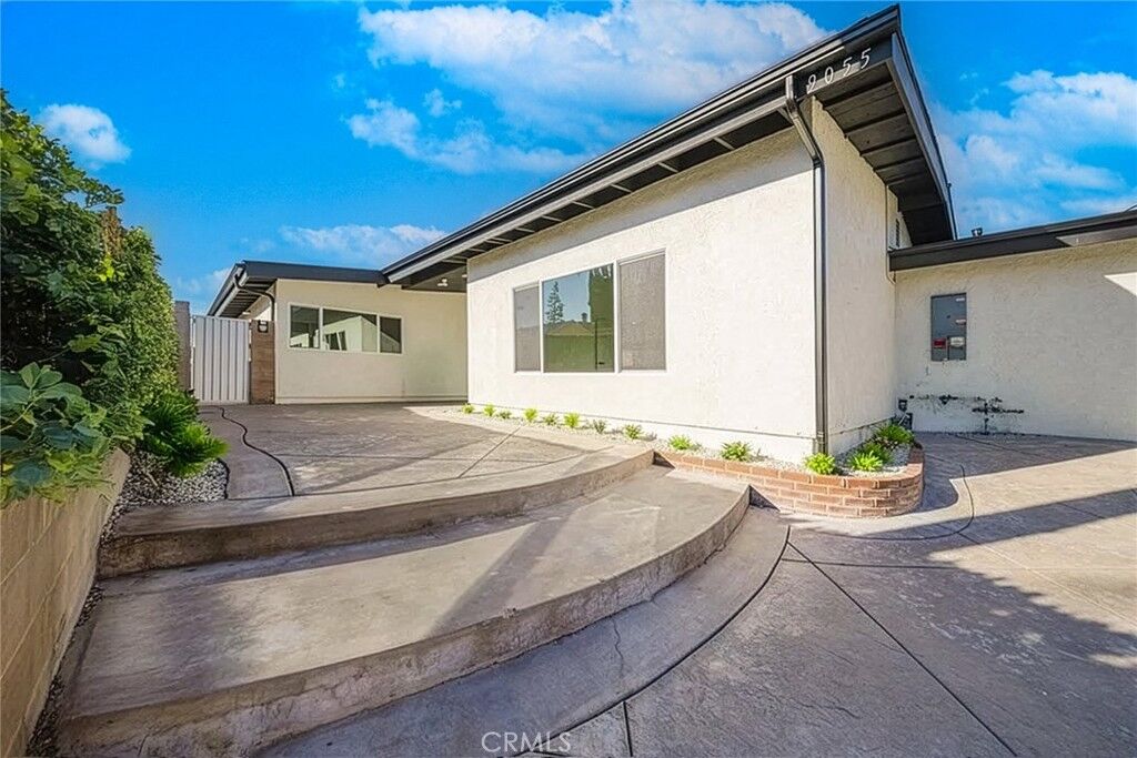 Property Photo:  9055 Forbes Avenue  CA 91343 