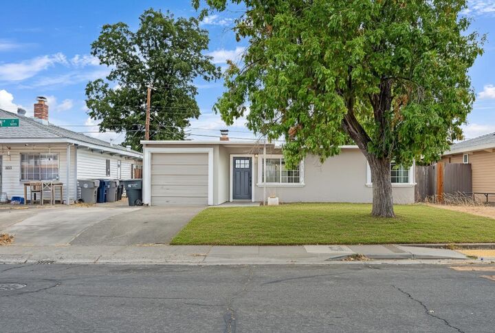 Property Photo:  5823 61st Street  CA 95824 