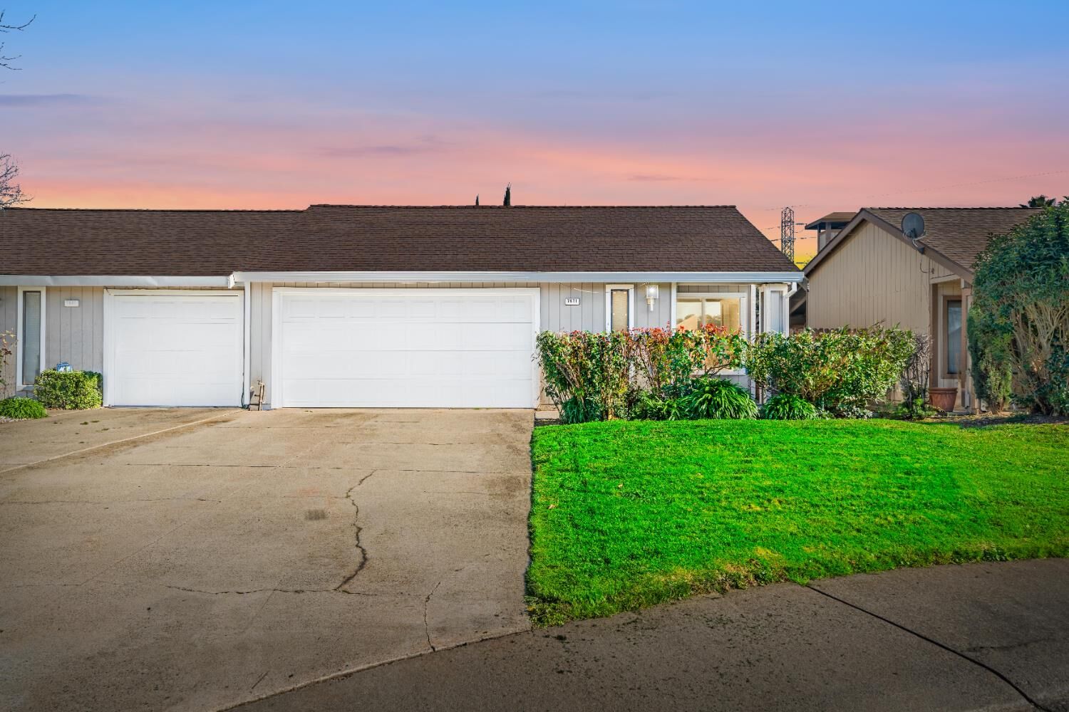 Property Photo:  7671 Canyon Woods Court  CA 95828 