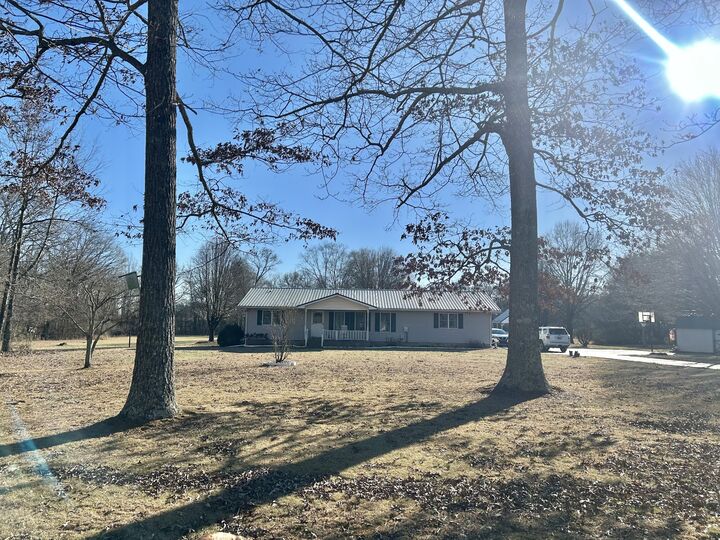 Property Photo:  442 Carr Rd  TN 37355 