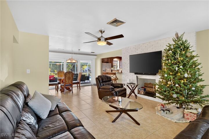 Property Photo: 2741 McGregor Boulevard FL 33901