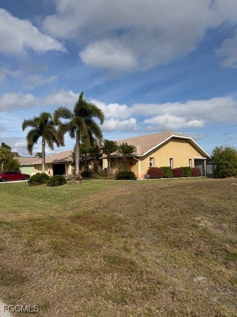 Property Photo:  2139 SE 8th Place  FL 33990 