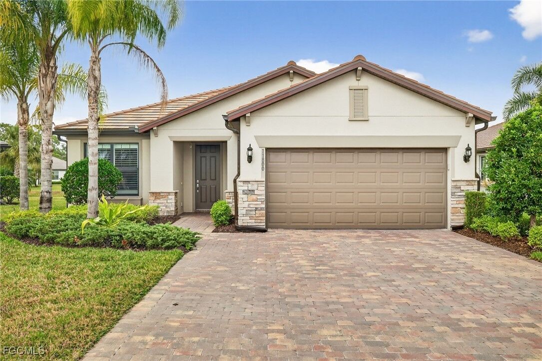 Property Photo: 11800 Benchley Court FL 33913