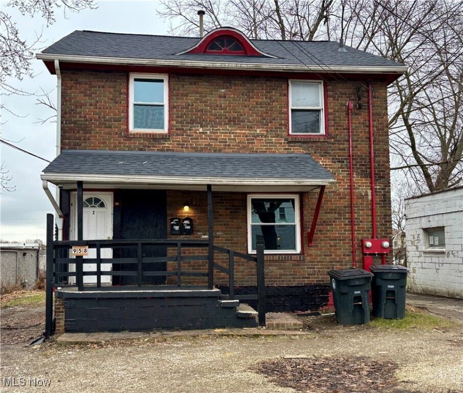 Property Photo:  958 E Wilbeth Road 2  OH 44306 