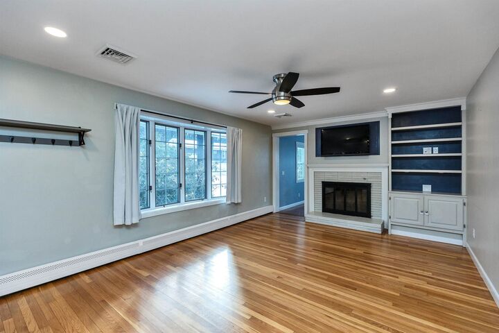 Property Photo:  66 Skyview Road  NH 03104 