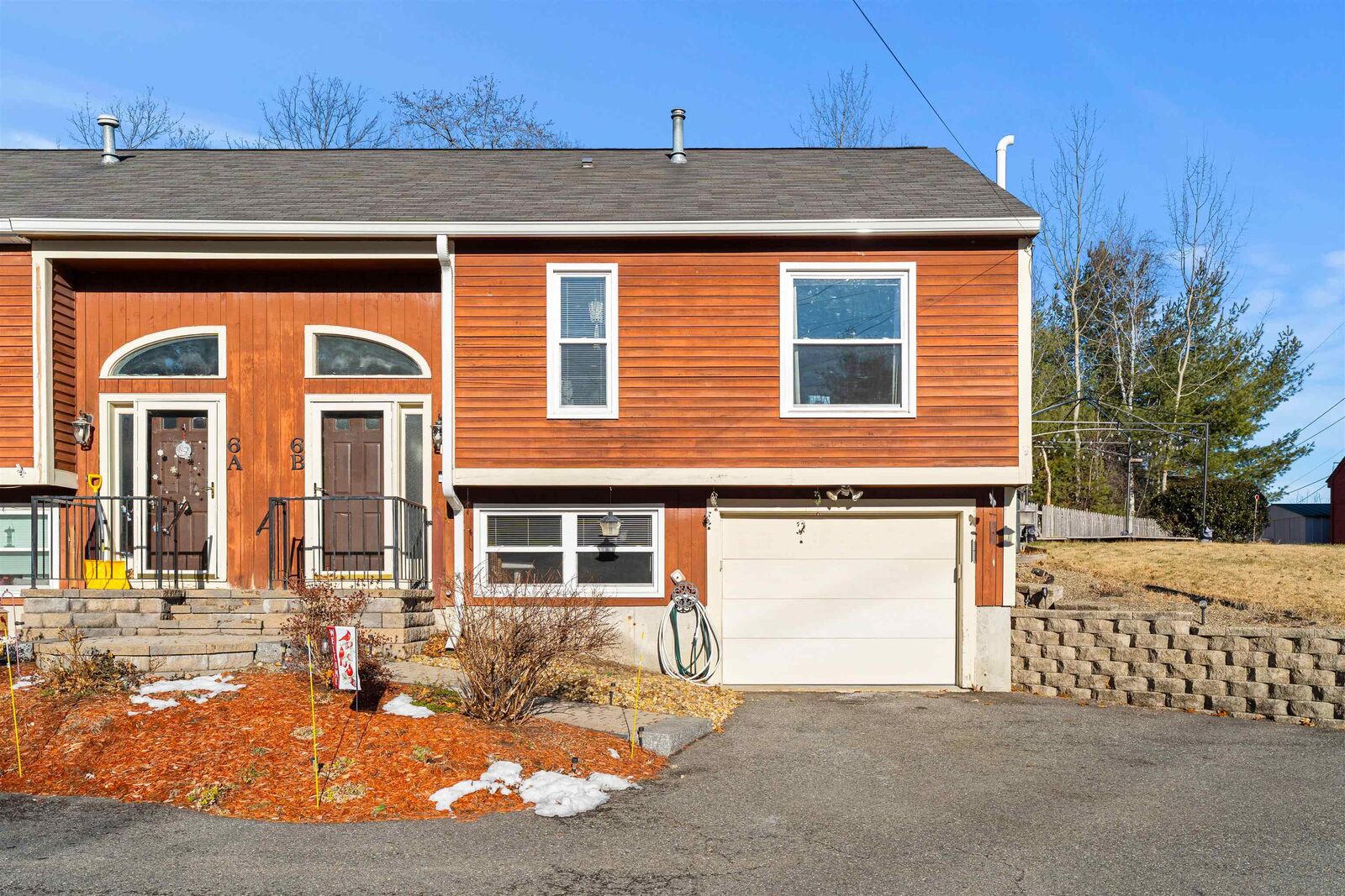 Property Photo:  6 Kingston Way  NH 03051 