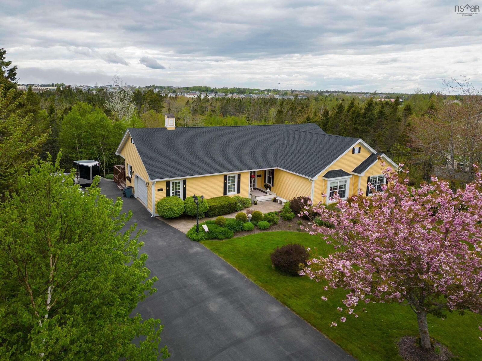 Property Photo:  51 Astour Drive  NS B3G 1P9 