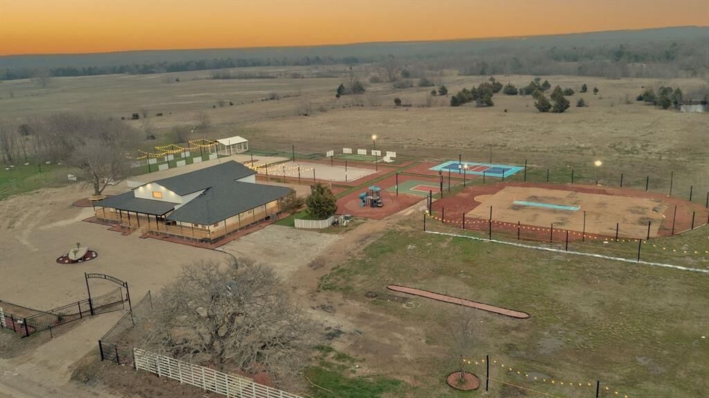 Property Photo:  550 County Road 297  TX 76240 