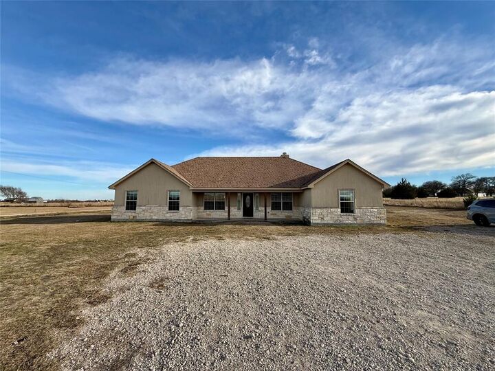 Property Photo:  487 County Road 2622  TX 76234 