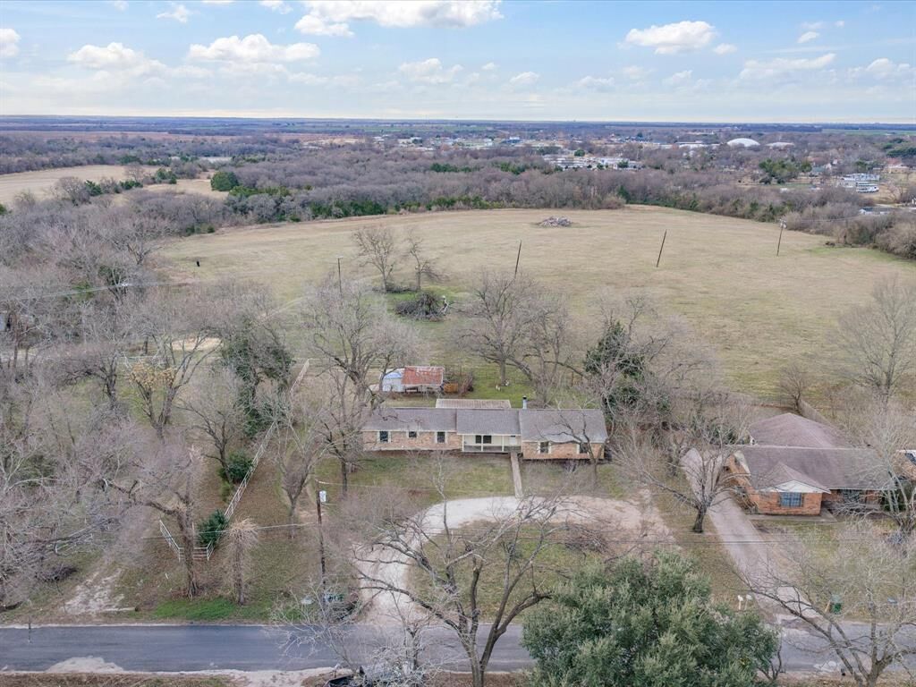 Property Photo: 514 Dallas Street TX 76651