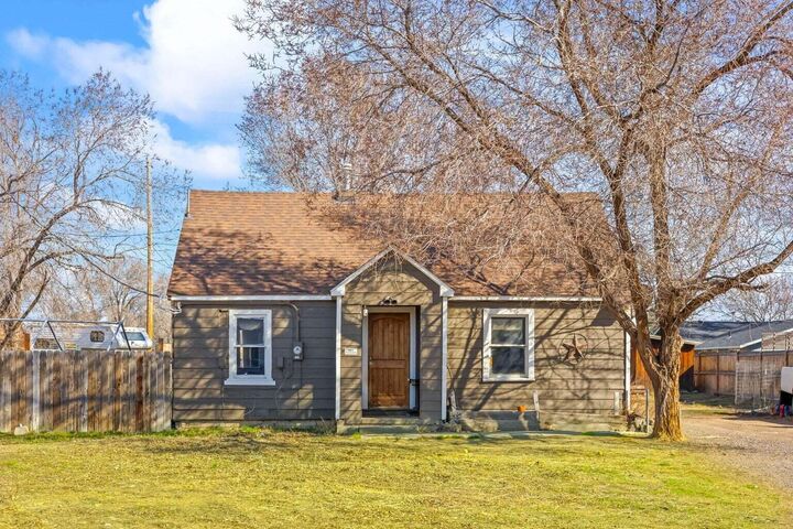 Property Photo:  624 NW 4th Street  OR 97756 