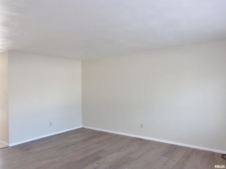 Property Photo:  4726 W Merol Court A  IL 61604 