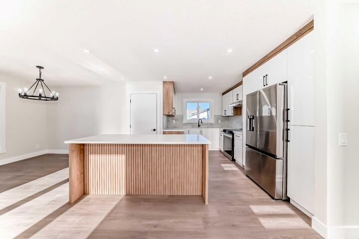 Property Photo:  116 Rundlecairn Rise NE  AB T1Y 2Y3 