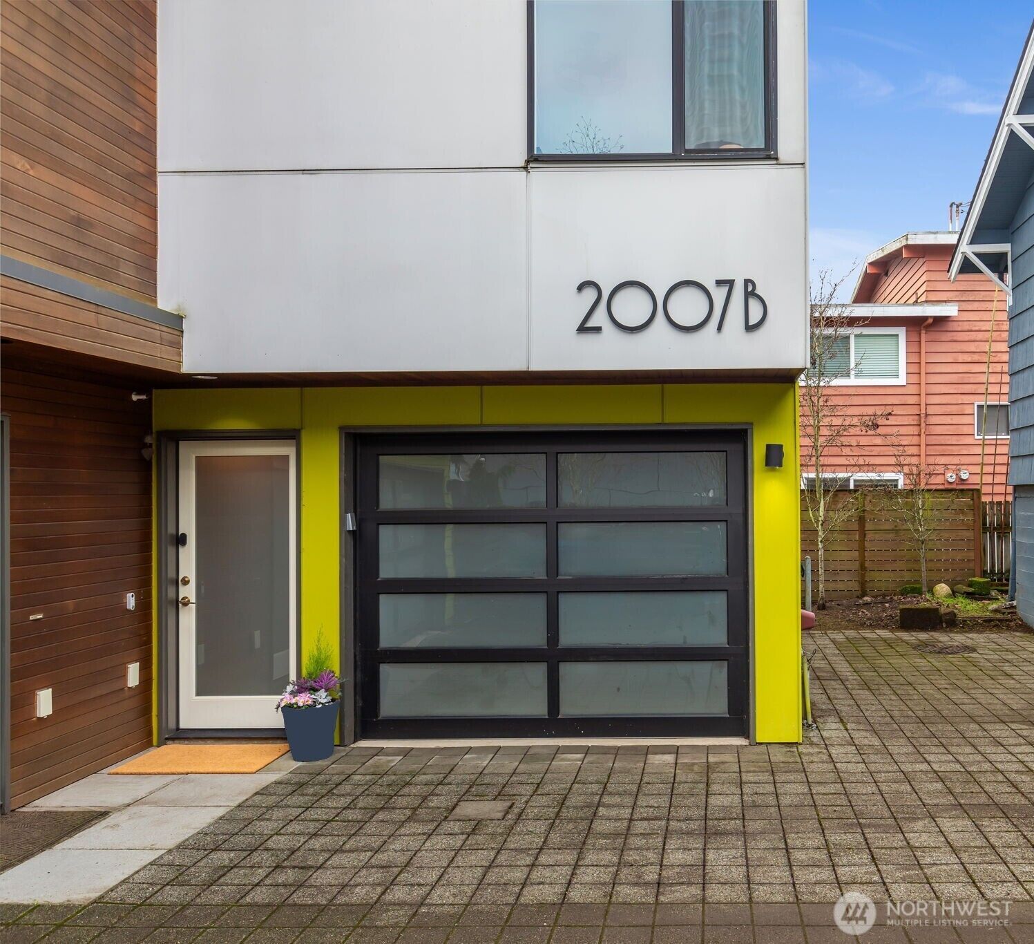 Property Photo:  2007 NW 63rd Street B  WA 98107 