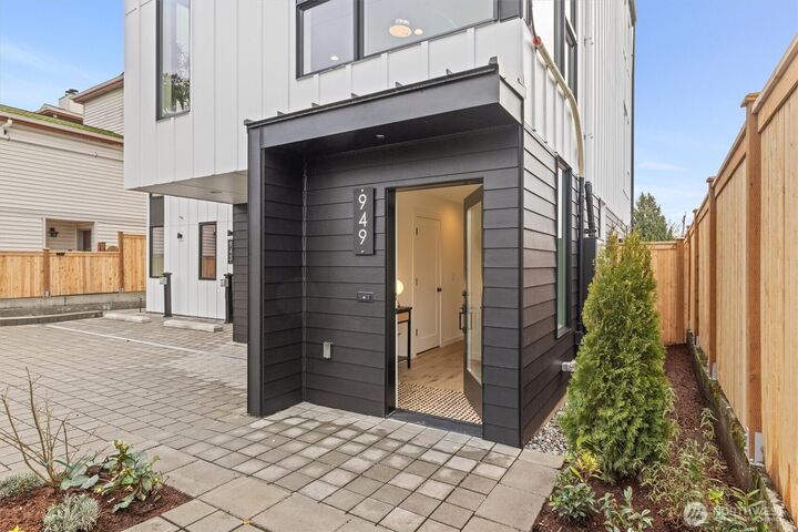 Property Photo:  949 NW 61st Street  WA 98107 