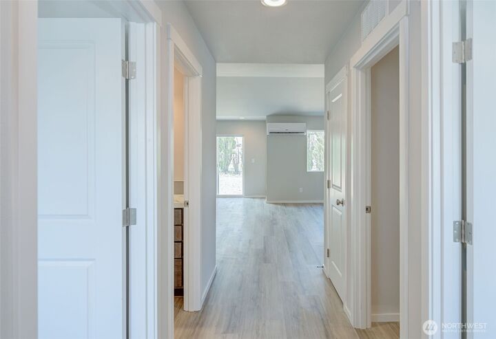 Property Photo:  609 N Oak Street  WA 98947 