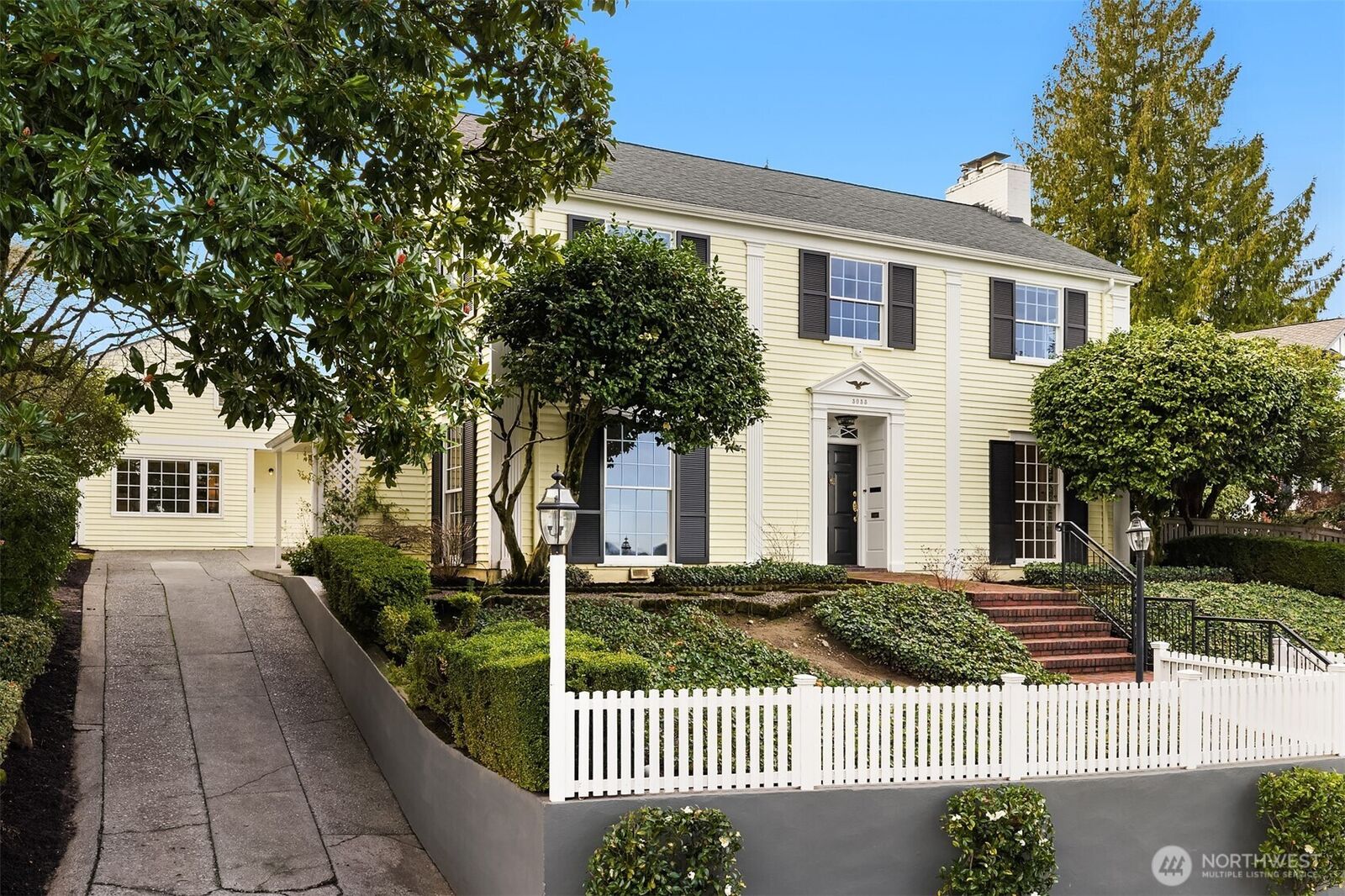 Property Photo: 3033 E Laurelhurst Drive NE WA 98105