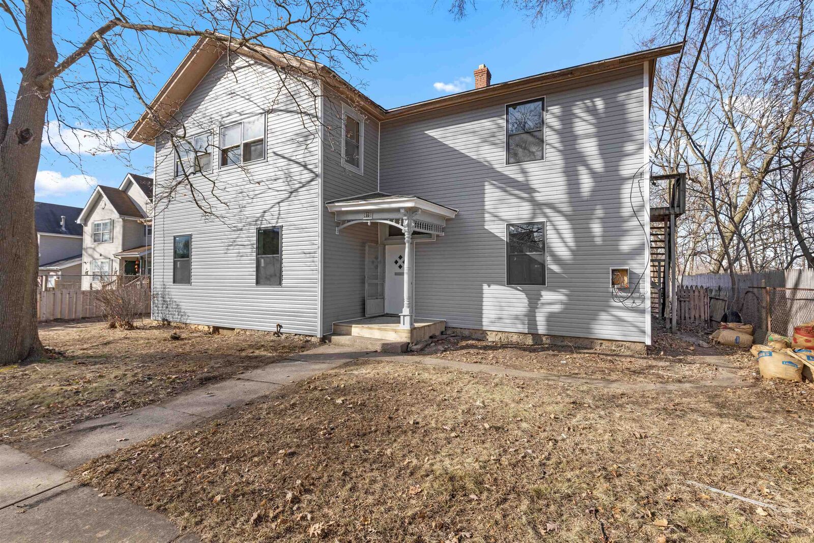 Property Photo:  416 N Horsman Street  IL 61101 