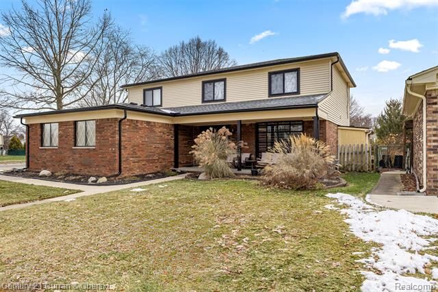Property Photo: 7612 Admiralty Drive MI 48187