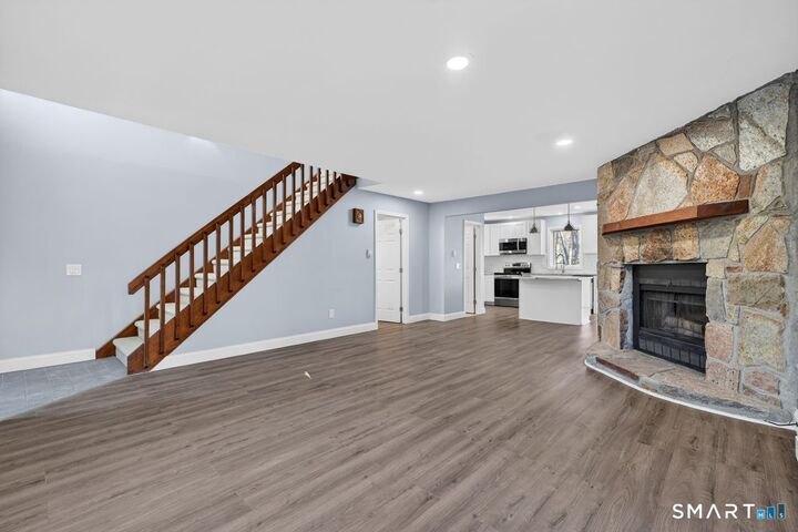 Property Photo:  223 Flanders Road Apt 5  CT 06357 