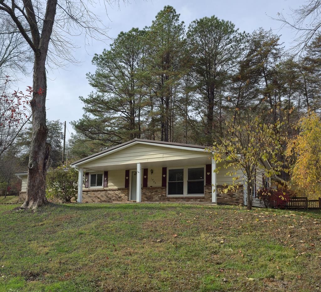 Property Photo: 1449 Hardscrapple Road OH 45692